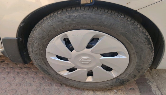 2015 Maruti Celerio VXI CNG, CNG, Manual, 39,054 km, tyre