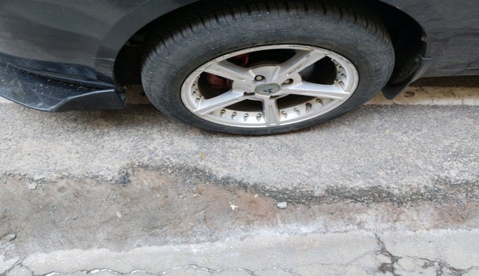 2008 Hyundai Verna XI, Petrol, Manual, 85,882 km, tyre