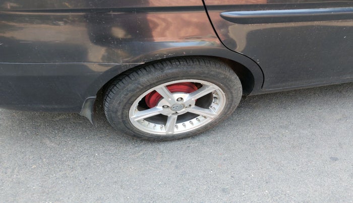 2008 Hyundai Verna XI, Petrol, Manual, 85,882 km, tyre