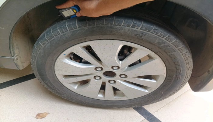 2015 Maruti S Cross ALPHA 1.3, Diesel, Manual, 1,67,820 km, tyre