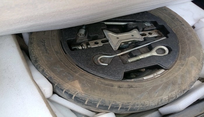 2015 Maruti S Cross ALPHA 1.3, Diesel, Manual, 1,67,820 km, tyre