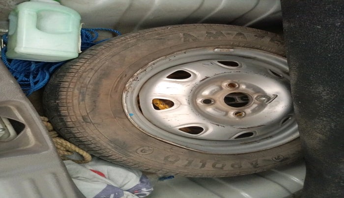 2011 Maruti Zen Estilo LXI, Petrol, Manual, 59,414 km, tyre