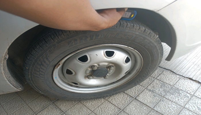 2011 Maruti Zen Estilo LXI, Petrol, Manual, 59,414 km, tyre