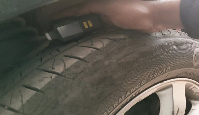 2008 Honda CRV 2.0L 2WD MT, Petrol, Manual, 1,79,478 km, tyre