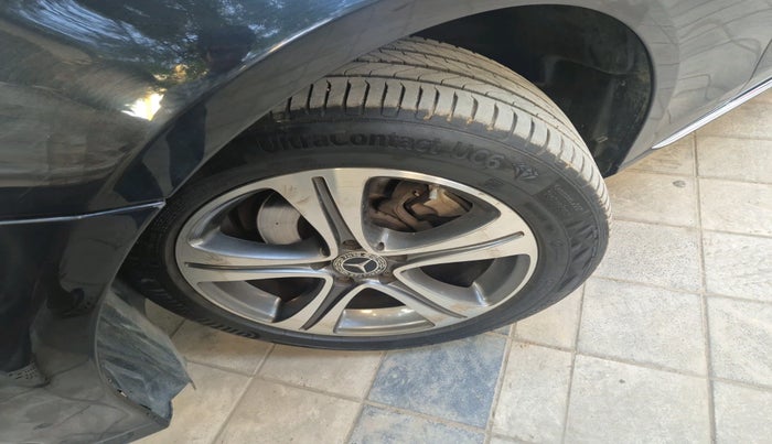 2017 Mercedes Benz E Class E 220 CDI AVANTGARDE, Diesel, Automatic, 1,24,609 km, tyre