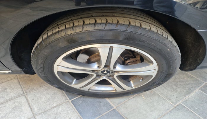 2017 Mercedes Benz E Class E 220 CDI AVANTGARDE, Diesel, Automatic, 1,24,609 km, tyre