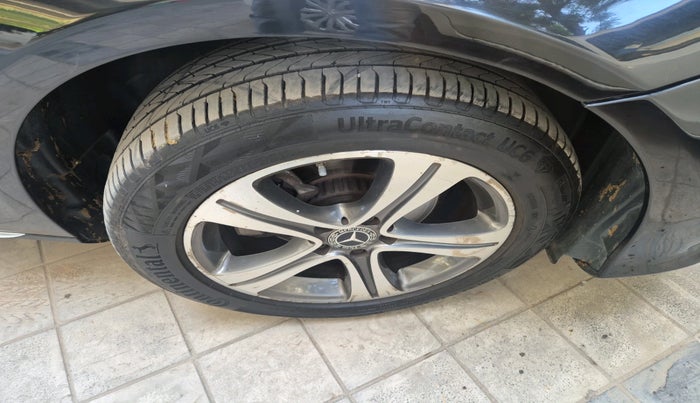 2017 Mercedes Benz E Class E 220 CDI AVANTGARDE, Diesel, Automatic, 1,24,609 km, tyre