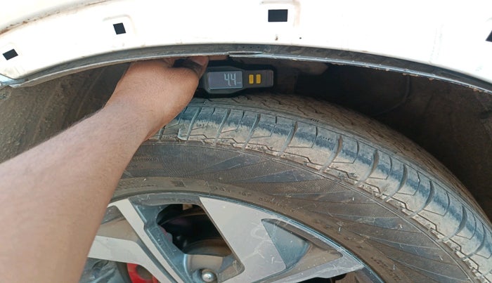 2020 KIA SONET GTX PLUS 1.5 AT, Diesel, Automatic, 1,83,731 km, tyre