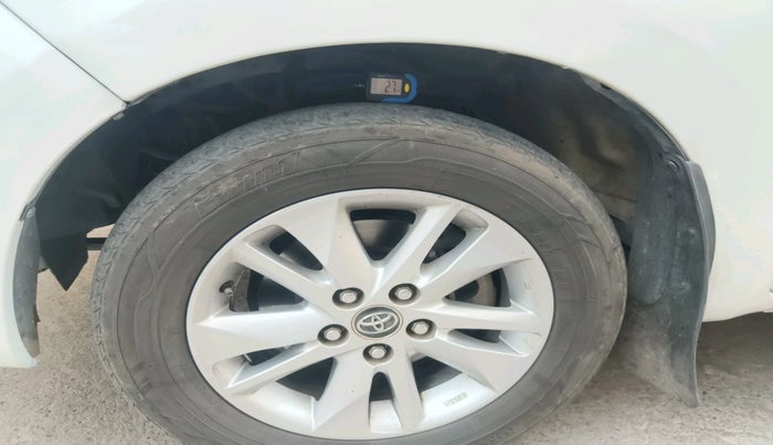 2019 Toyota Innova Crysta 2.4 VX 8 STR, Diesel, Manual, 2,61,978 km, tyre