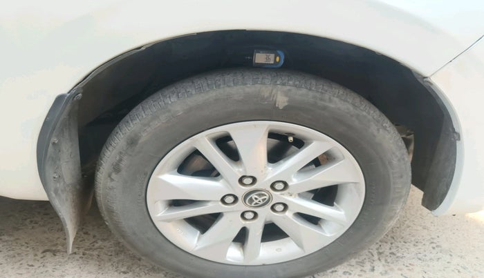 2019 Toyota Innova Crysta 2.4 VX 8 STR, Diesel, Manual, 2,61,978 km, tyre