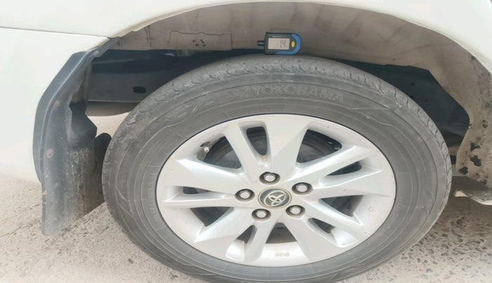 2019 Toyota Innova Crysta 2.4 VX 8 STR, Diesel, Manual, 2,61,978 km, tyre