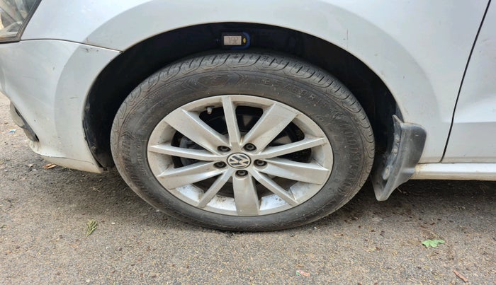 2016 Volkswagen Polo HIGHLINE1.5L, Diesel, Manual, 63,259 km, tyre