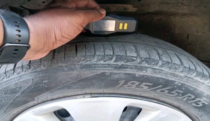 2016 Maruti Ertiga VXI, Petrol, Manual, 68,260 km, tyre