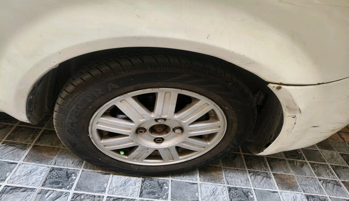 2010 Ford Fiesta SXI 1.4 DIESEL ABS, Diesel, Manual, 2,06,364 km, tyre