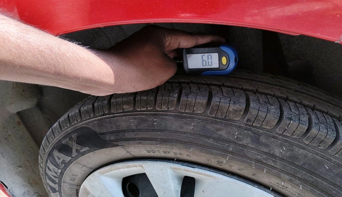 2019 Maruti Swift VXI, Petrol, Manual, 66,260 km, tyre