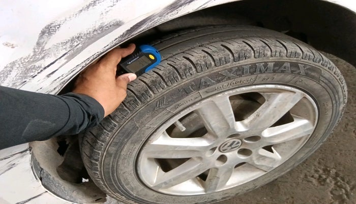 2011 Volkswagen Vento HIGHLINE DIESEL 1.6, Diesel, Manual, 1,28,406 km, tyre