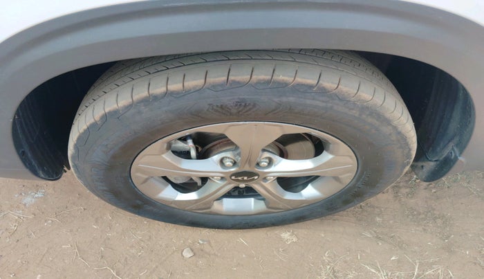 2025 KIA SELTOS HTK (O) 1.5 Diesel, Diesel, Manual, 21,924 km, tyre