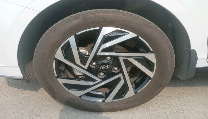 2025 Hyundai NEW I20 ASTA 1.2 MT, Petrol, Manual, 3,499 km, tyre