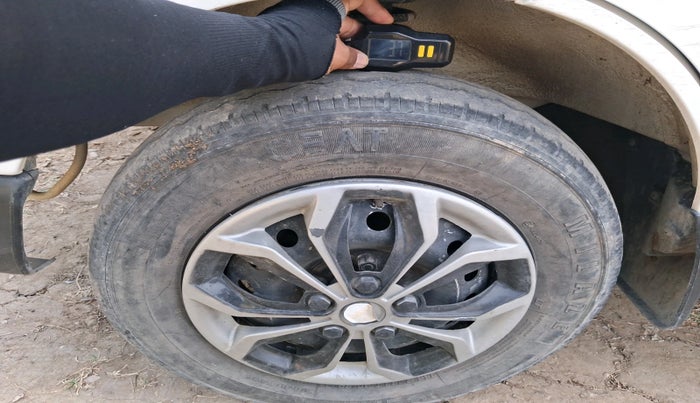 2023 Maruti Eeco 5 STR AC CNG, CNG, Manual, 70,450 km, tyre