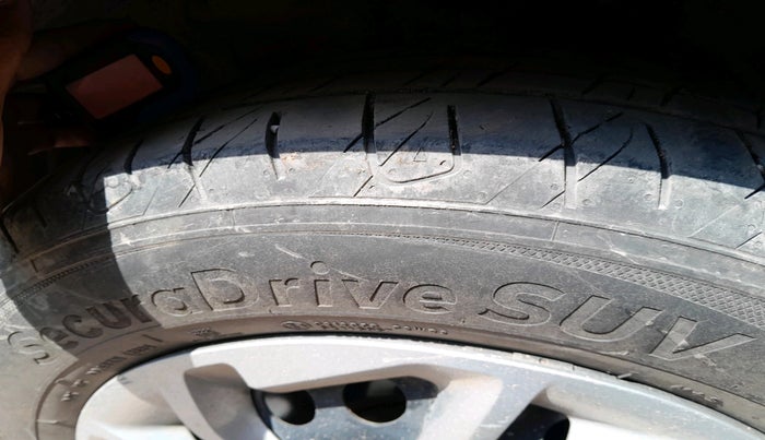 2023 KIA CARENS PRESTIGE 1.5 DIESEL 7 STR, Diesel, Manual, 1,04,536 km, tyre