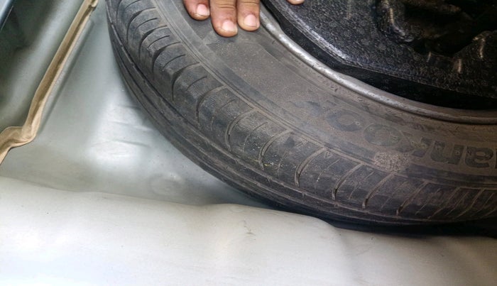 2017 Hyundai New Elantra 1.6 SX (O) AT DIESEL, Diesel, Automatic, 1,08,886 km, tyre