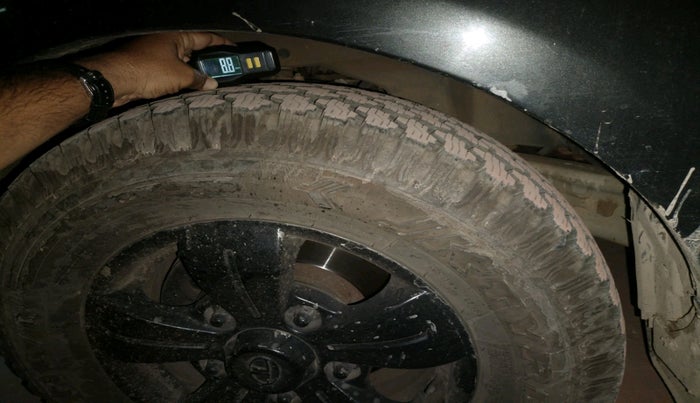 2015 Tata Safari Storme 2.2 VX 4X2, Diesel, Manual, 1,66,349 km, tyre