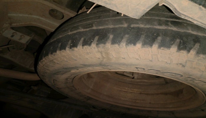 2015 Tata Safari Storme 2.2 VX 4X2, Diesel, Manual, 1,66,349 km, tyre