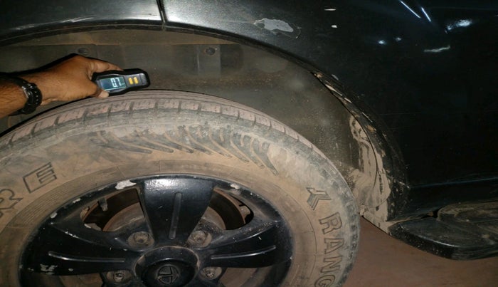 2015 Tata Safari Storme 2.2 VX 4X2, Diesel, Manual, 1,66,349 km, tyre