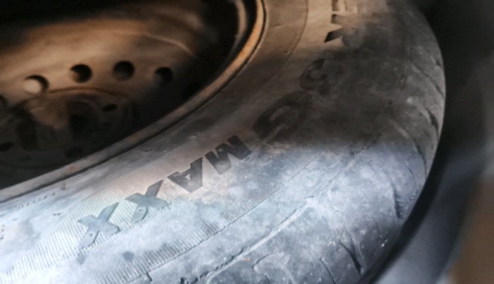 2017 Hyundai Elite i20 MAGNA 1.2, Petrol, Manual, 80,974 km, tyre