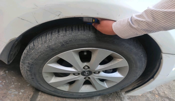 2015 Hyundai Verna FLUIDIC 4S 1.6 VTVT S, Petrol, Manual, 77,846 km, tyre