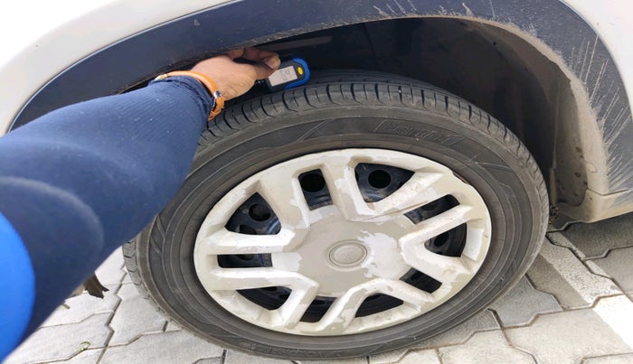 2017 Maruti Vitara Brezza VDI (O), Diesel, Manual, 1,97,599 km, tyre