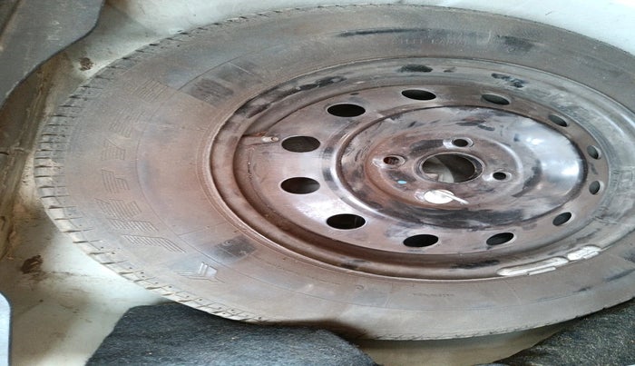 2012 Maruti Swift Dzire VDI, Diesel, Manual, 1,51,053 km, tyre