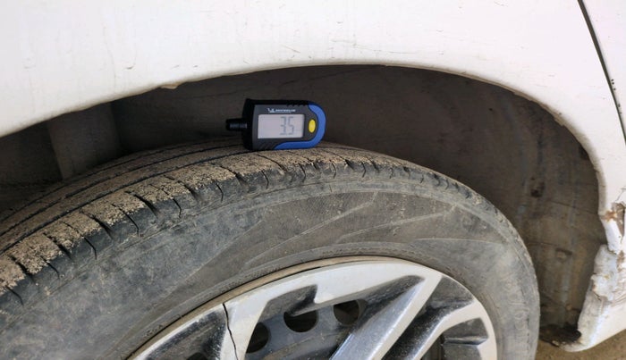 2015 Honda City 1.5L I-DTEC S, Diesel, Manual, 2,11,008 km, tyre