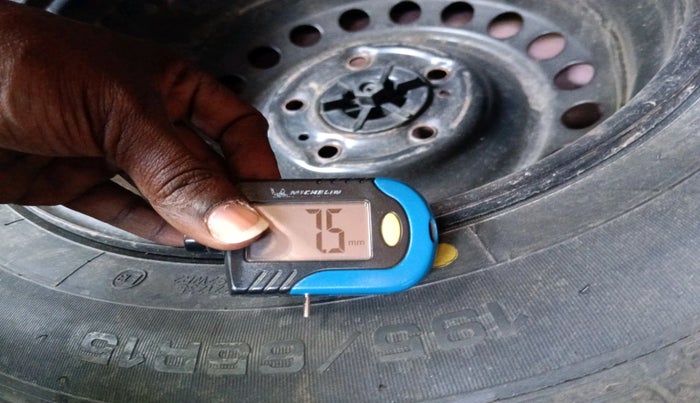 2021 KIA SONET HTK PLUS 1.0 IMT, Petrol, Manual, 58,684 km, tyre