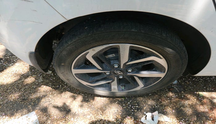 2022 Hyundai GRAND I10 NIOS ASTA AMT 1.2 KAPPA VTVT, Petrol, Automatic, 20,140 km, tyre