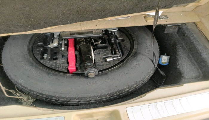 2015 Mercedes Benz GL Class 350 CDI 4Matic, Diesel, Automatic, 1,09,487 km, tyre