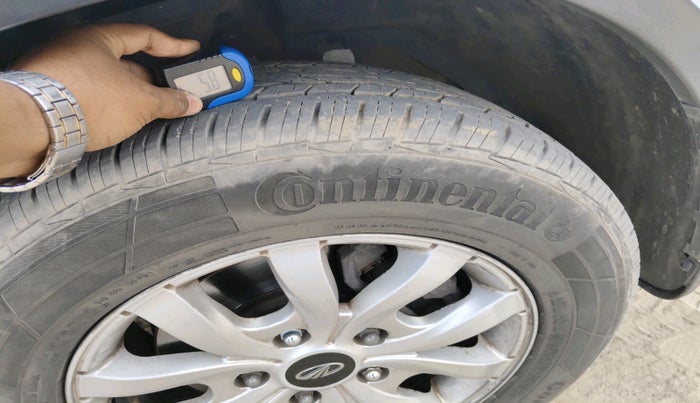 2016 Mahindra XUV500 W8, Diesel, Manual, 83,632 km, tyre