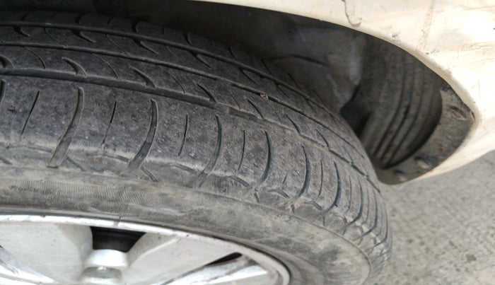 2013 Hyundai i20 SPORTZ 1.4 CRDI, Diesel, Manual, 1,74,170 km, tyre