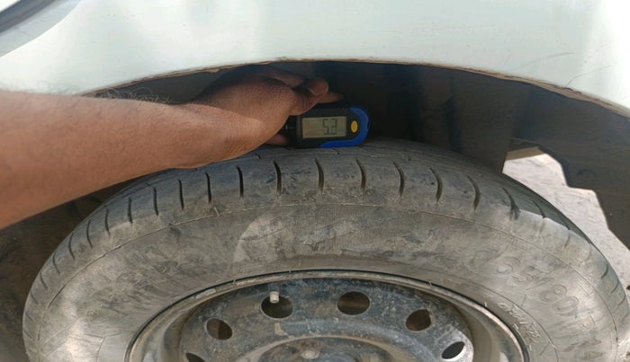 2016 Maruti Swift Dzire VXI, CNG, Manual, 1,90,467 km, tyre