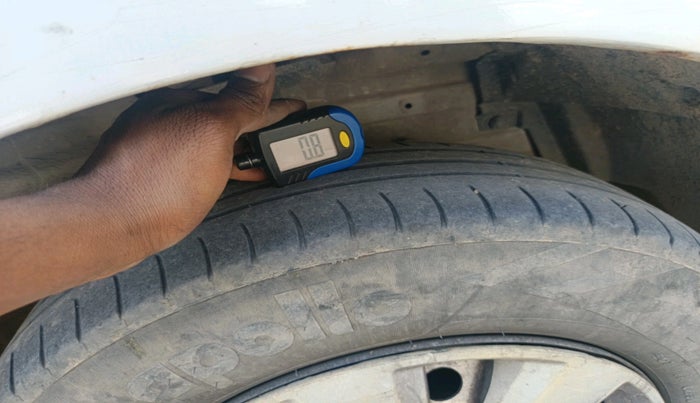 2016 Maruti Swift Dzire VXI, CNG, Manual, 1,90,467 km, tyre