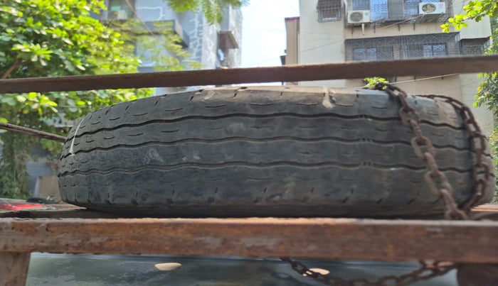 2011 Maruti Eeco 5 STR WITH A/C+HTR CNG, CNG, Manual, 2,23,634 km, tyre