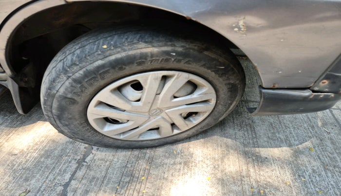 2011 Maruti Eeco 5 STR WITH A/C+HTR CNG, CNG, Manual, 2,23,634 km, tyre