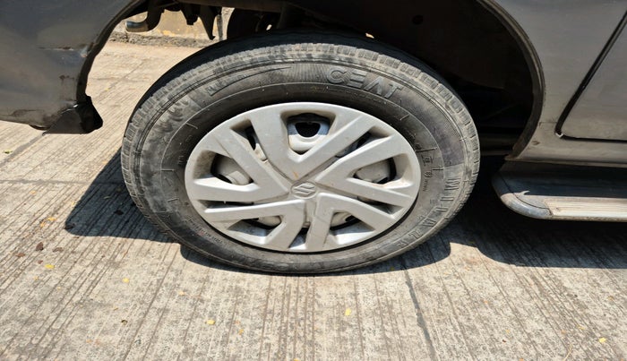 2011 Maruti Eeco 5 STR WITH A/C+HTR CNG, CNG, Manual, 2,23,634 km, tyre