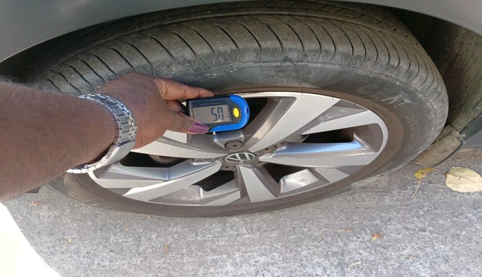 2023 Volkswagen TAIGUN TOPLINE 1.0 TSI AT, Petrol, Automatic, 9,993 km, tyre