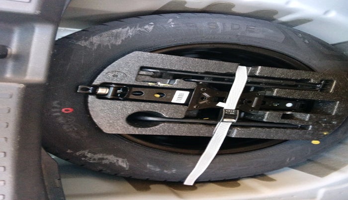 2023 Volkswagen TAIGUN TOPLINE 1.0 TSI AT, Petrol, Automatic, 9,993 km, tyre