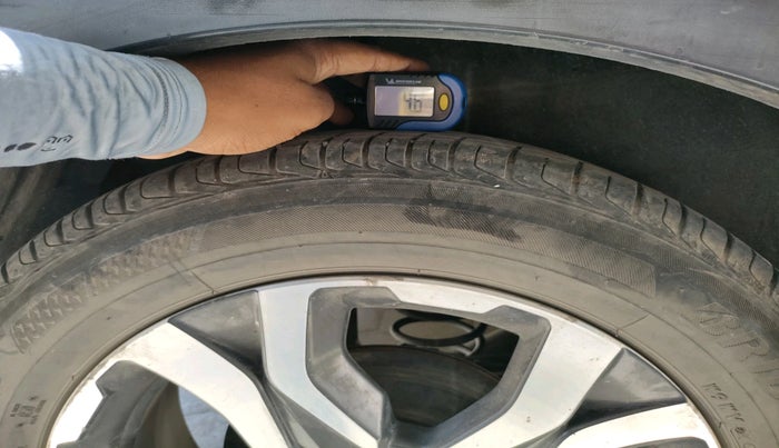 2017 Honda WR-V 1.5L I-DTEC VX MT, Diesel, Manual, 1,11,092 km, tyre