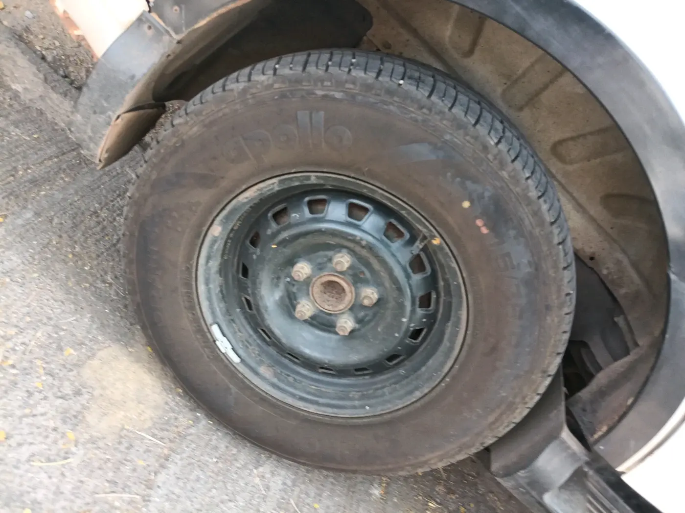 2012 Mahindra Xylo E4, Diesel, Manual, 2,45,936 km, tyre