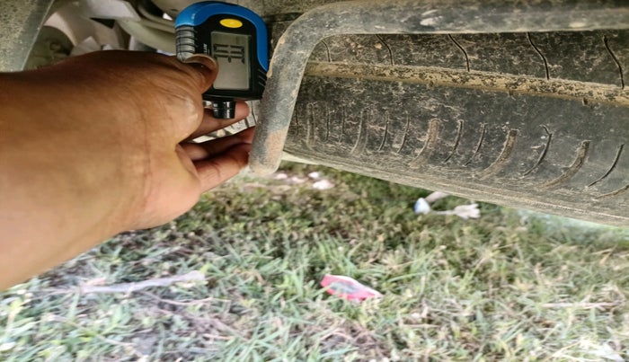 2021 Maruti Ertiga ZXI+ SHVS, Petrol, Manual, 1,06,473 km, tyre