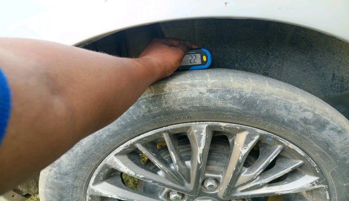 2021 Maruti Ertiga ZXI+ SHVS, Petrol, Manual, 1,06,473 km, tyre