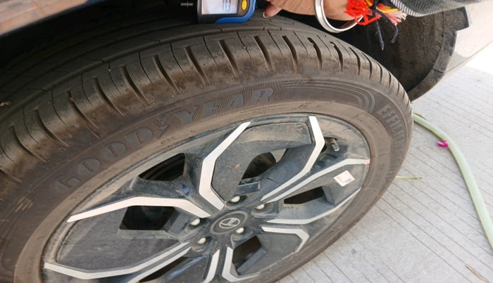 2024 Tata Curvv Accomplished S 1.2 Petrol 7DCA, Petrol, Automatic, 8,473 km, tyre